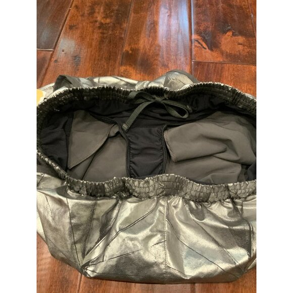 Under Armour Green & Silver Metallic Athletic Running Shorts, Size Medium - Picture 7 of 7